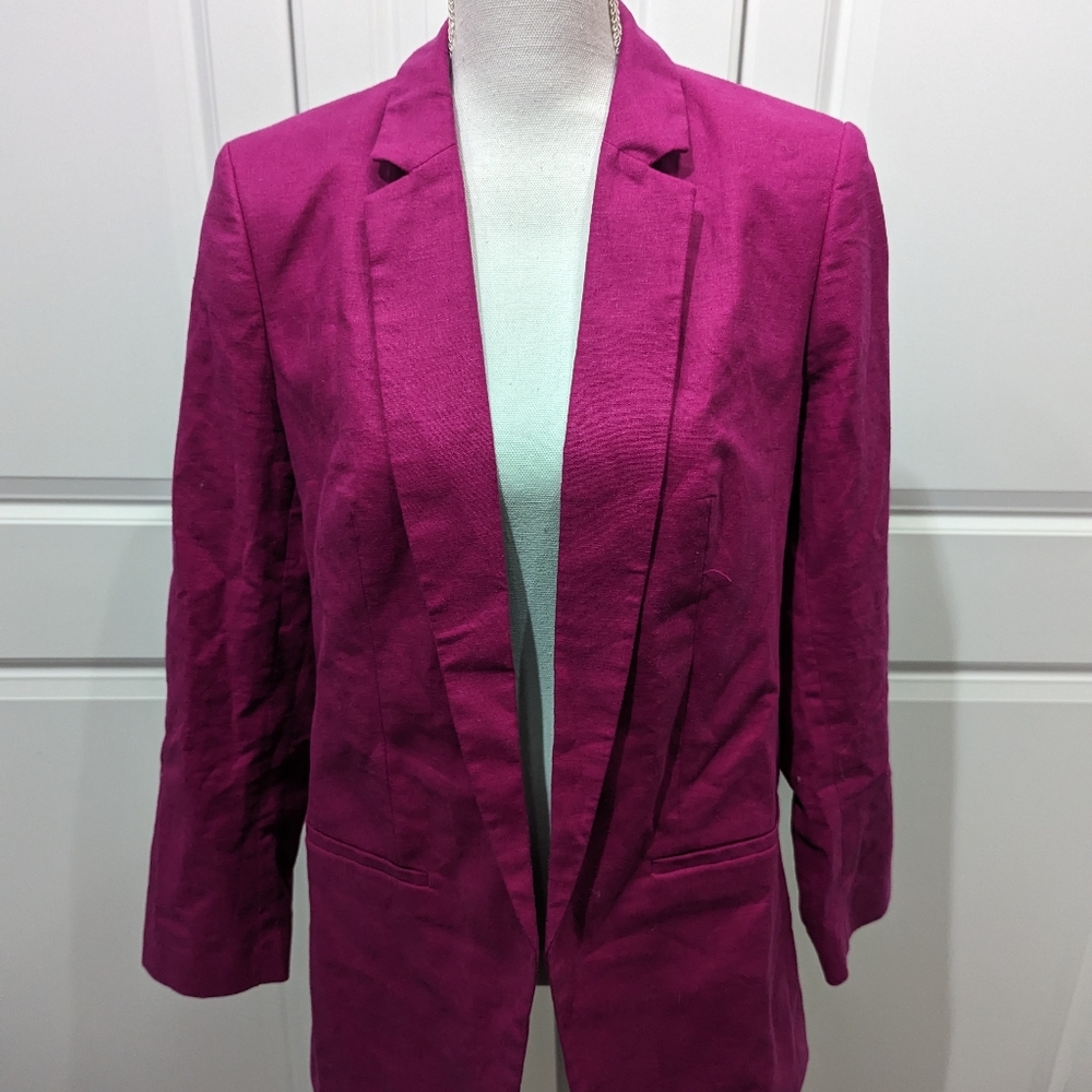 Stunning fuschia Express blazer!